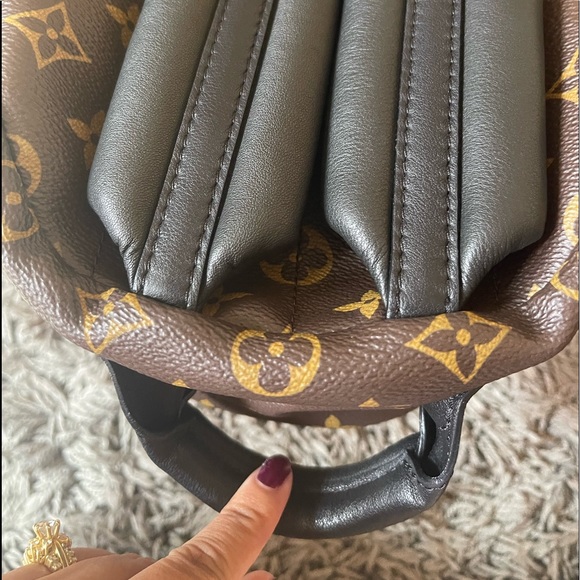 Authentic LV Palm Spring MM - Picture 16 of 17